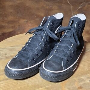 Converse Limited Edition Dark Swan Chuck Taylor Hi Tops w/ Pink Bows Women’s 9